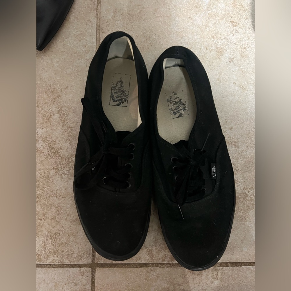Black men’s vans size 9.5